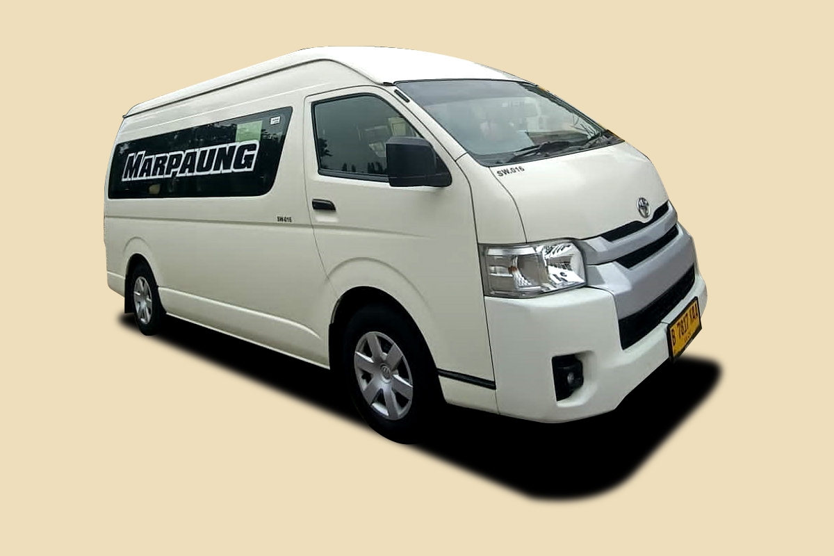 Toyota Hiace Commuter Luxury - 8 Seats Legrest - 